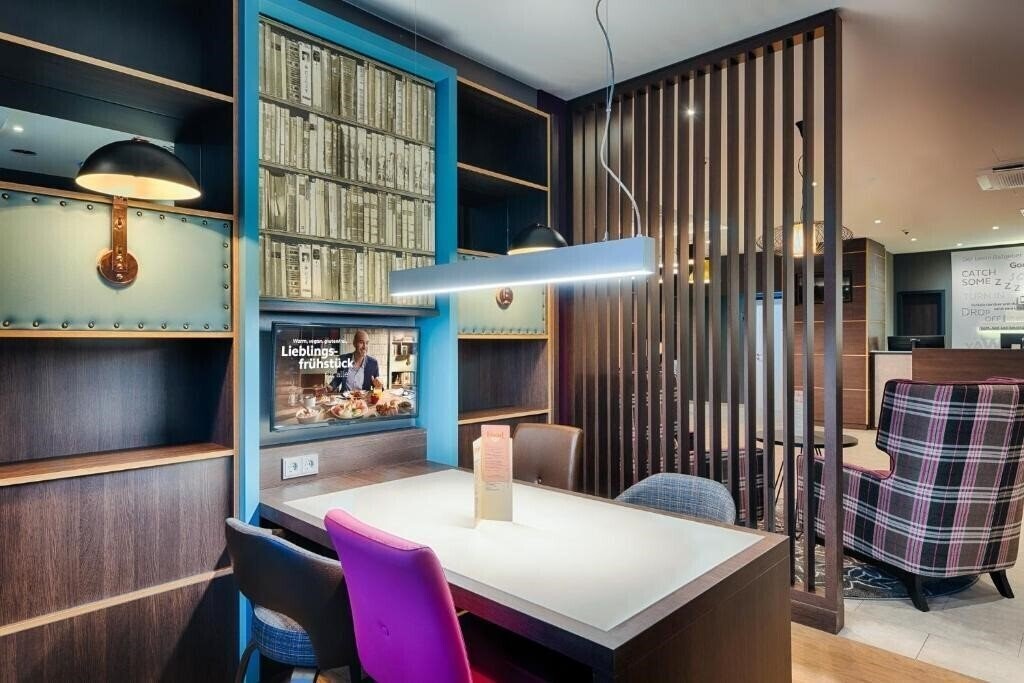 Premier Inn Berlin City Süd Hotel (ex. Azimut Hotel Berlin City South) 3* суреті