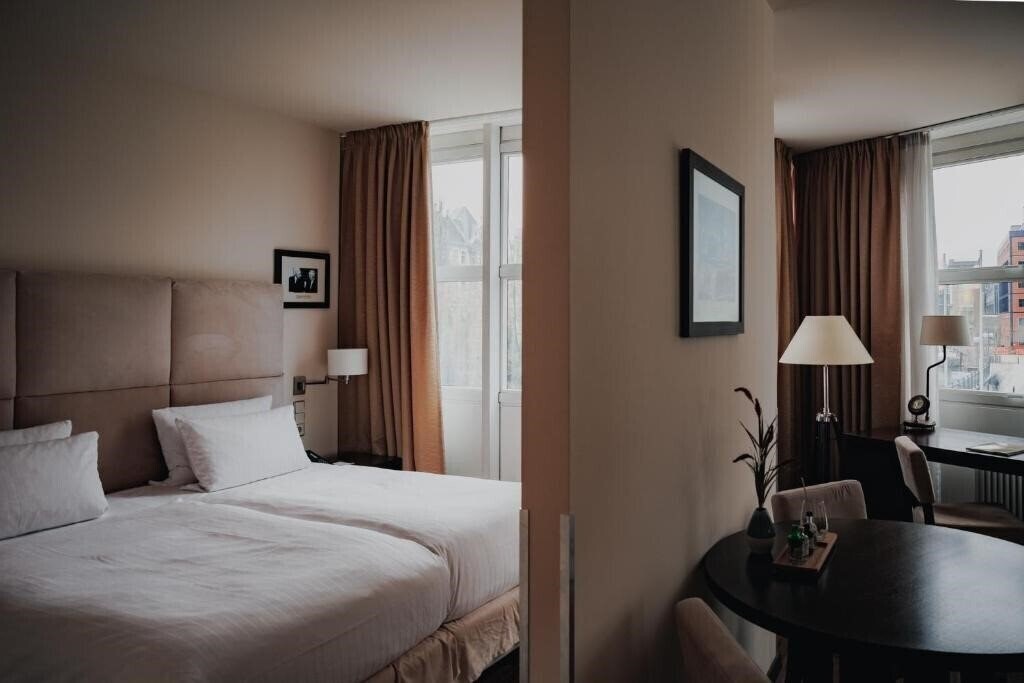 Отель Abion Villa Suites 5*