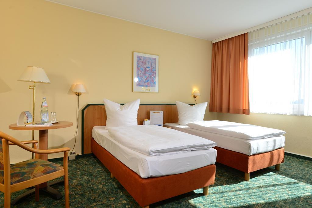 Отель Comfort Hotel Lichtenberg 3*