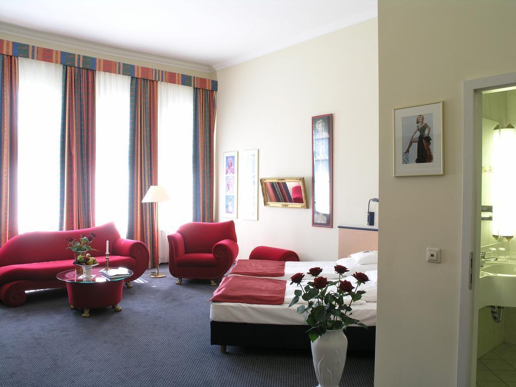 California Am Kurfuerstendamm 4* қонақ үйі