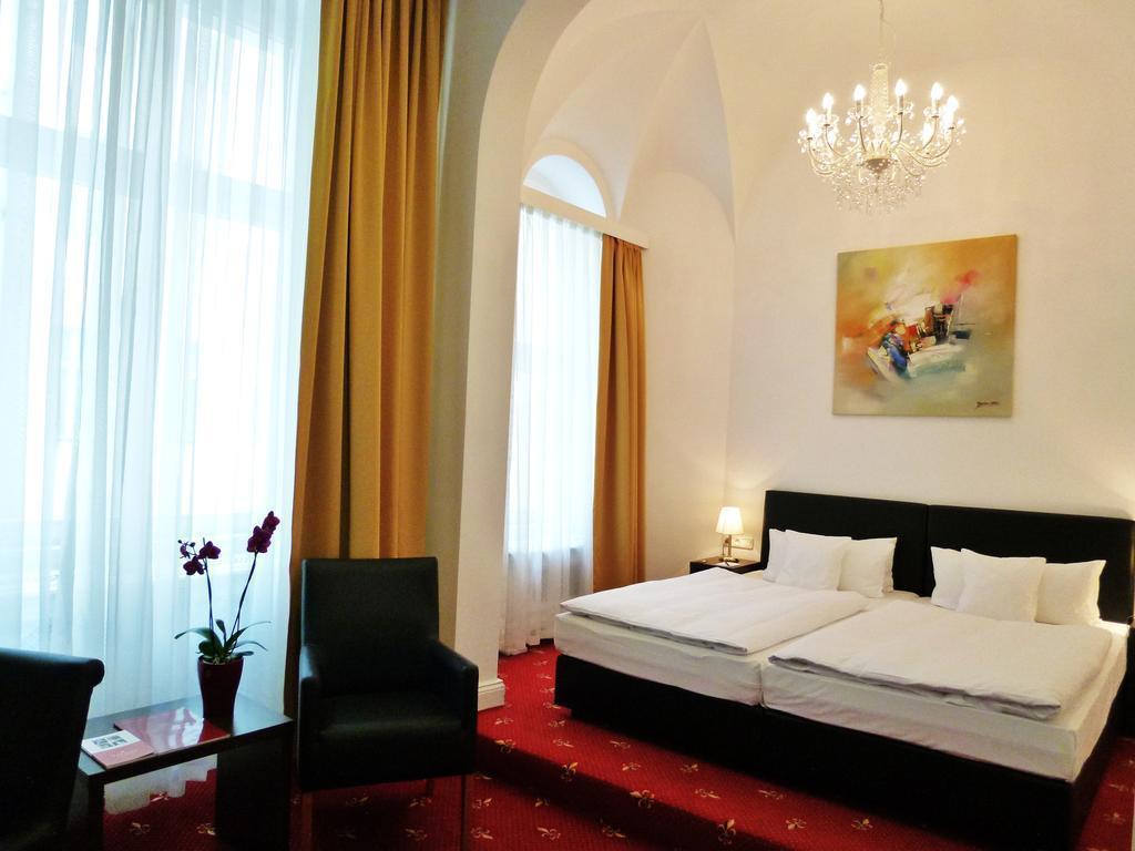 California Am Kurfuerstendamm 4* суреті