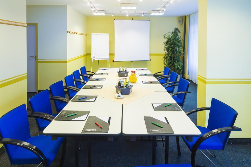 Am Terrassenufer 4* фотосуреті