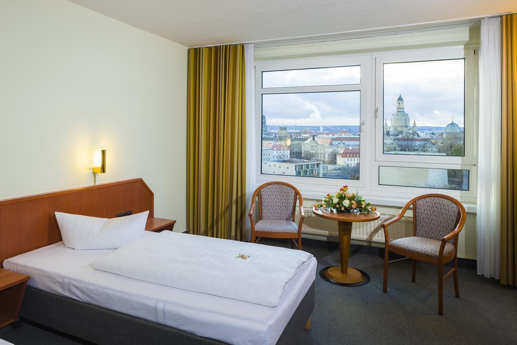 Am Terrassenufer 4* суреті