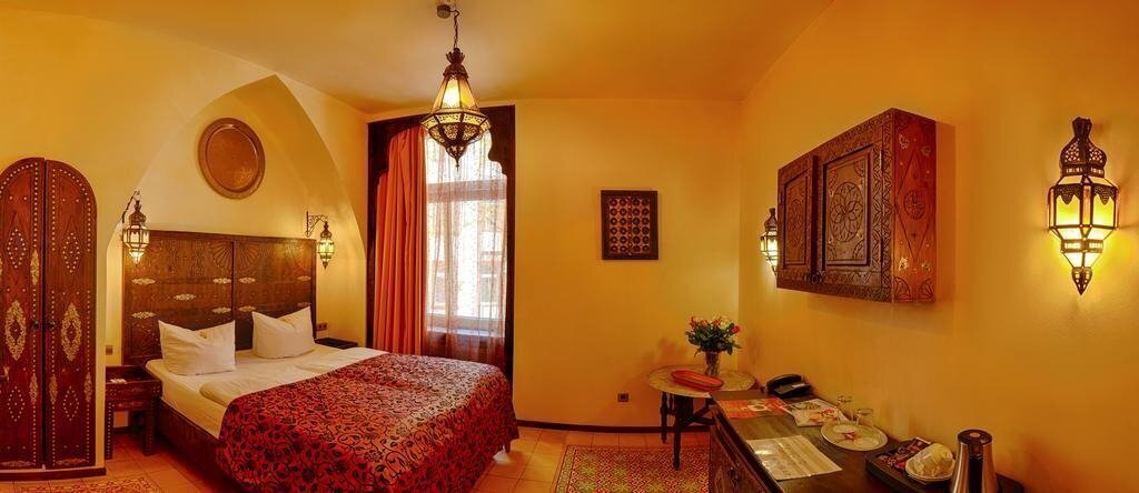 Отель Villa Oriental 4*