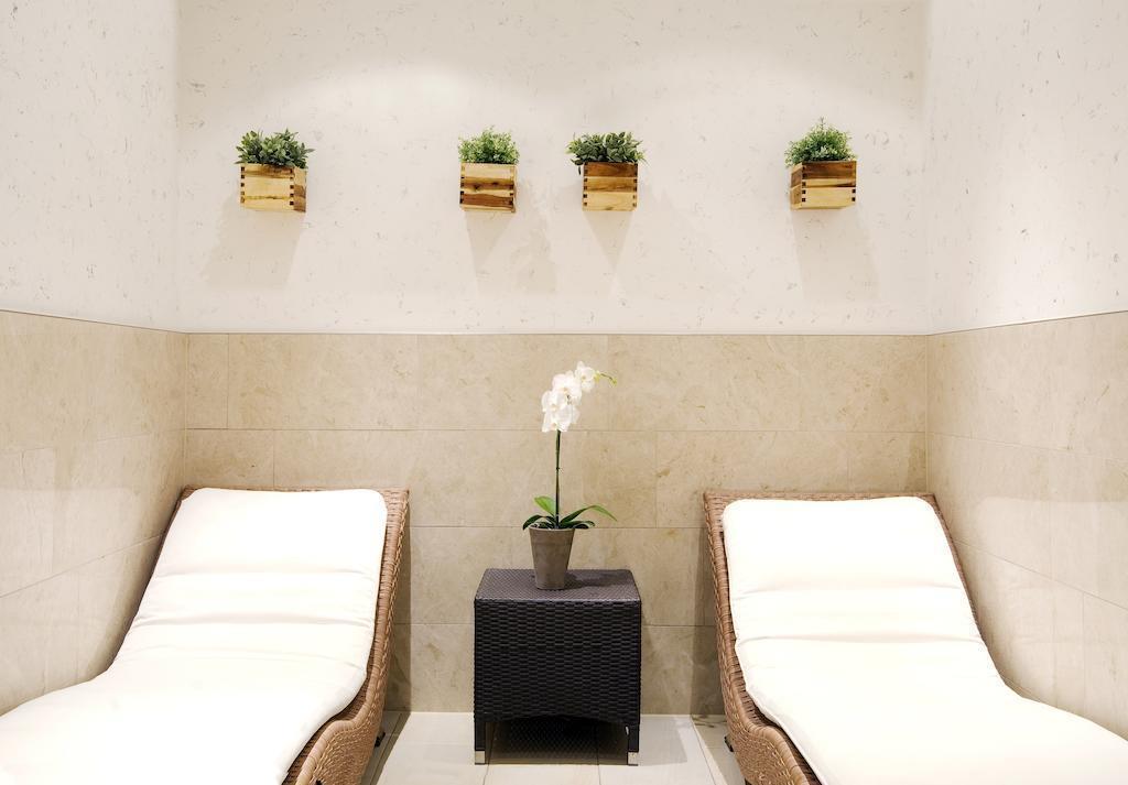 Holiday Inn Hamburg 4* суреті