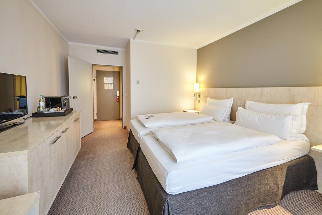 Фото Park Inn By Radisson Hamburg Nord Hotel 4*