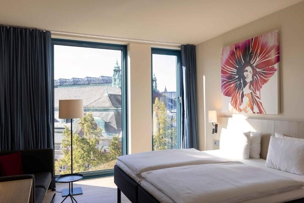 Отель Scandic Hamburg Emporio 4*