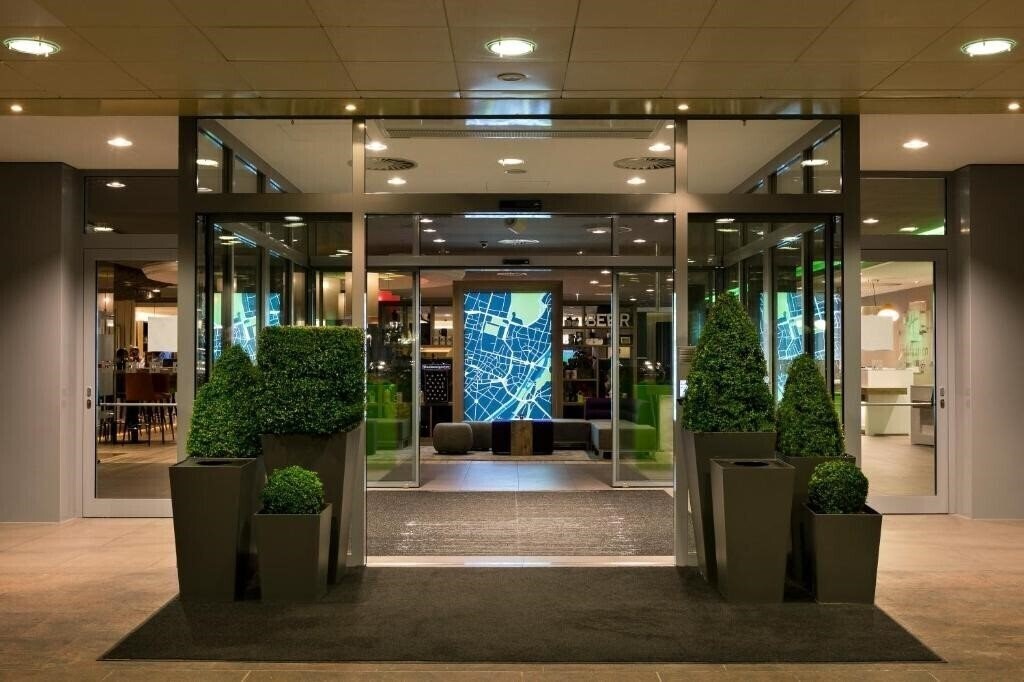Фото Holiday Inn Munich 4*