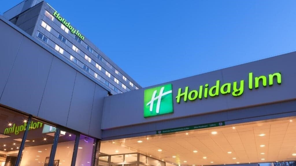 Holiday Inn Munich 4* суреті