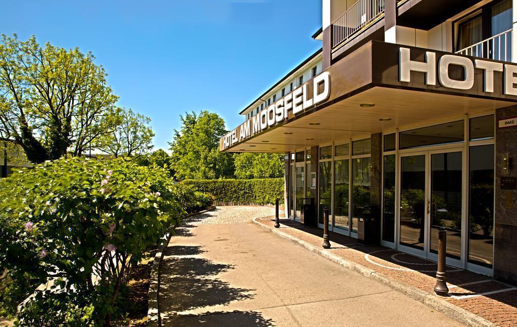 Отель Am Moosfeld 4*