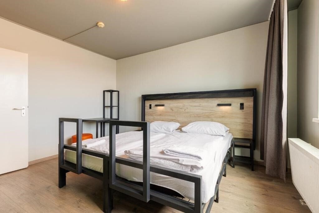 Отель A & O Muenchen Hackerbruecke 2*