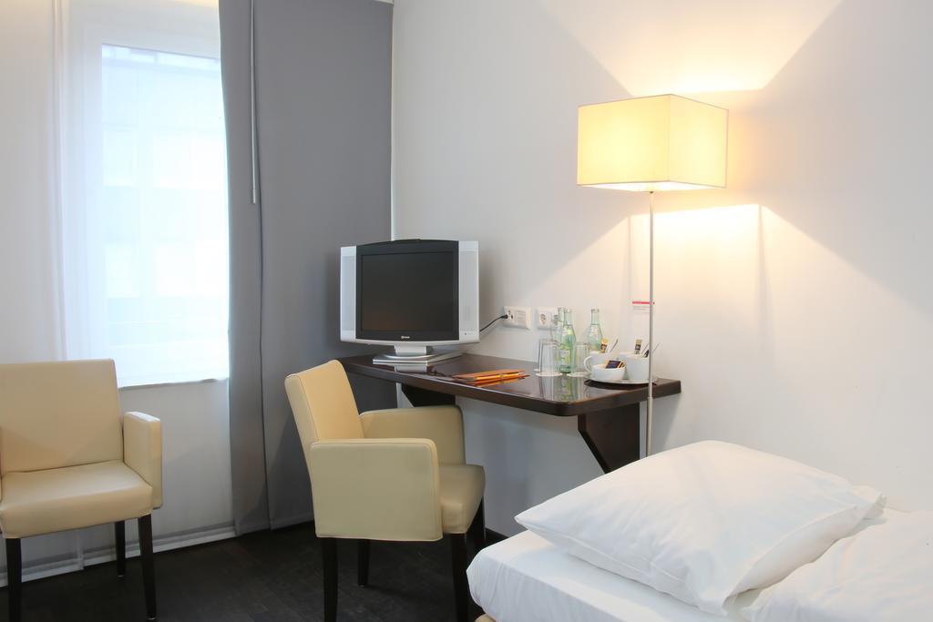 Фото Helvetia Hotel Munich City Center 3*