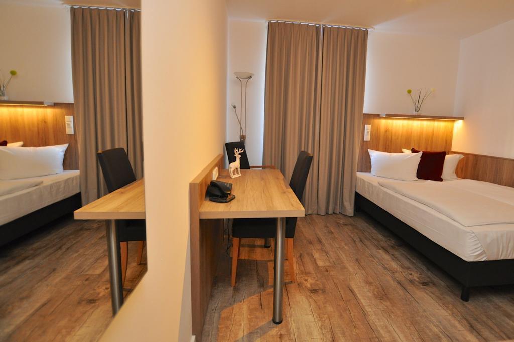 Фото Golden Leaf Perlach Allee Hof 3*