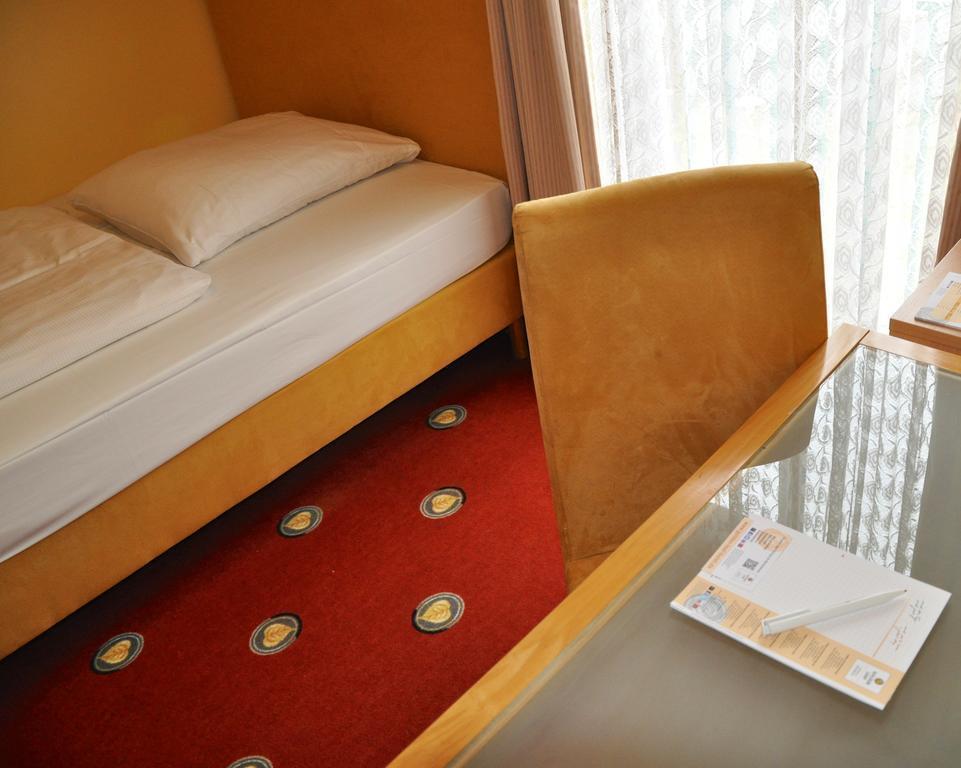 Изображение Golden Leaf Perlach Allee Hof 3*