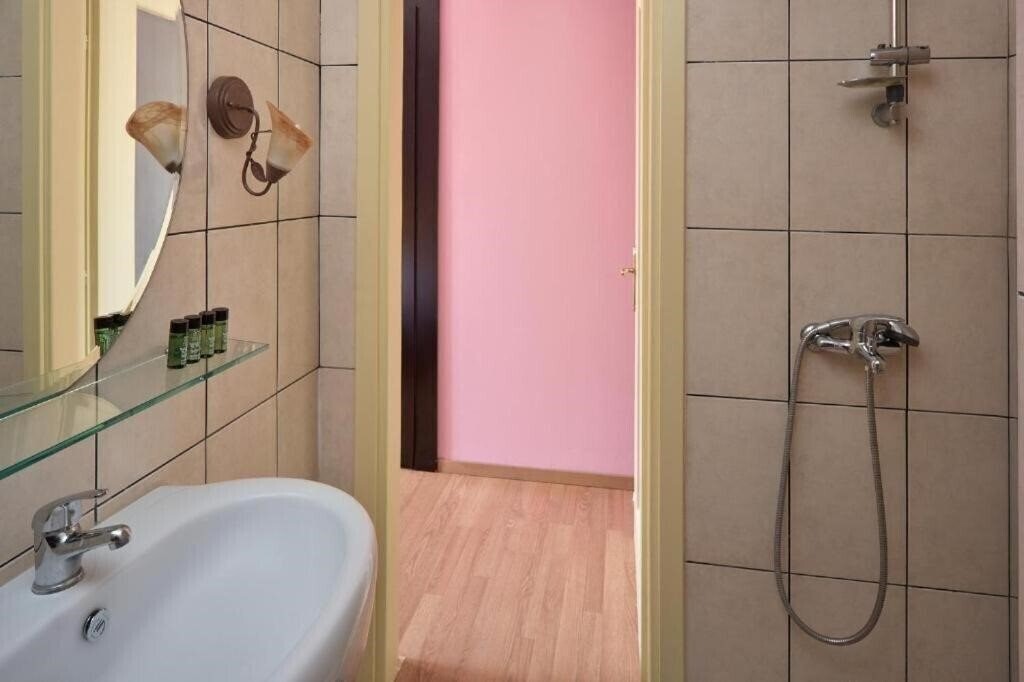 Delphi Art Hotel 3* фотосуреті