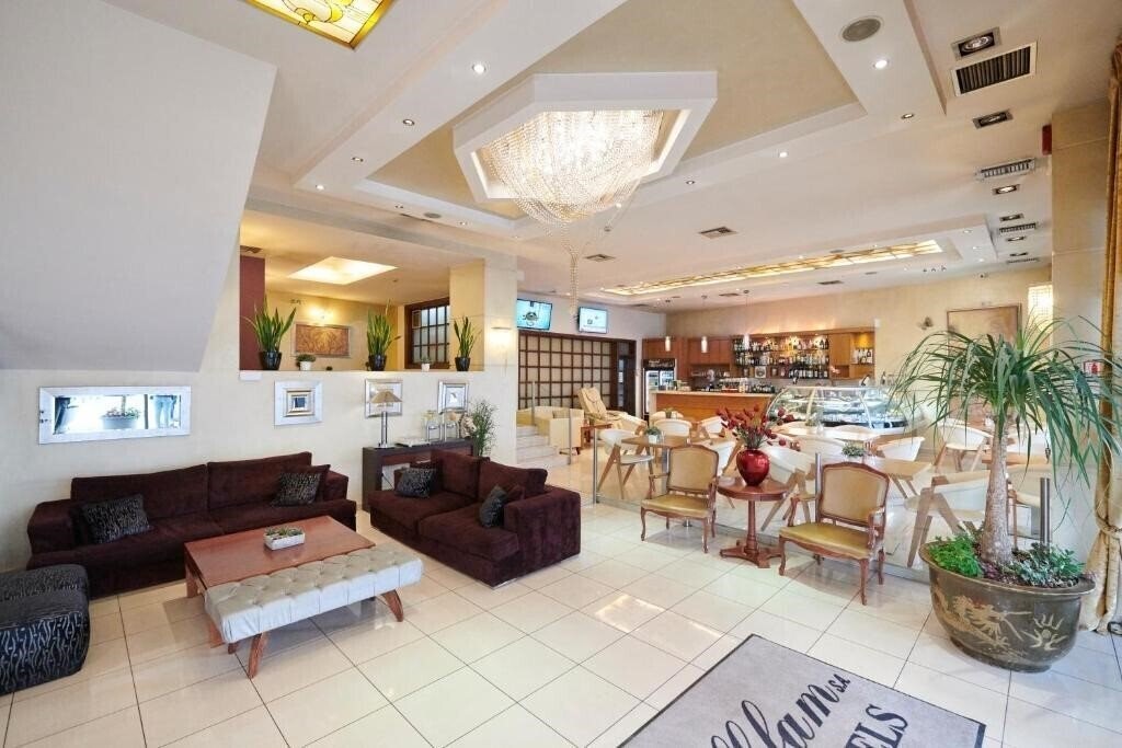 Изображение Crystal City 3*