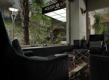 Отель Holiday Suites 4*