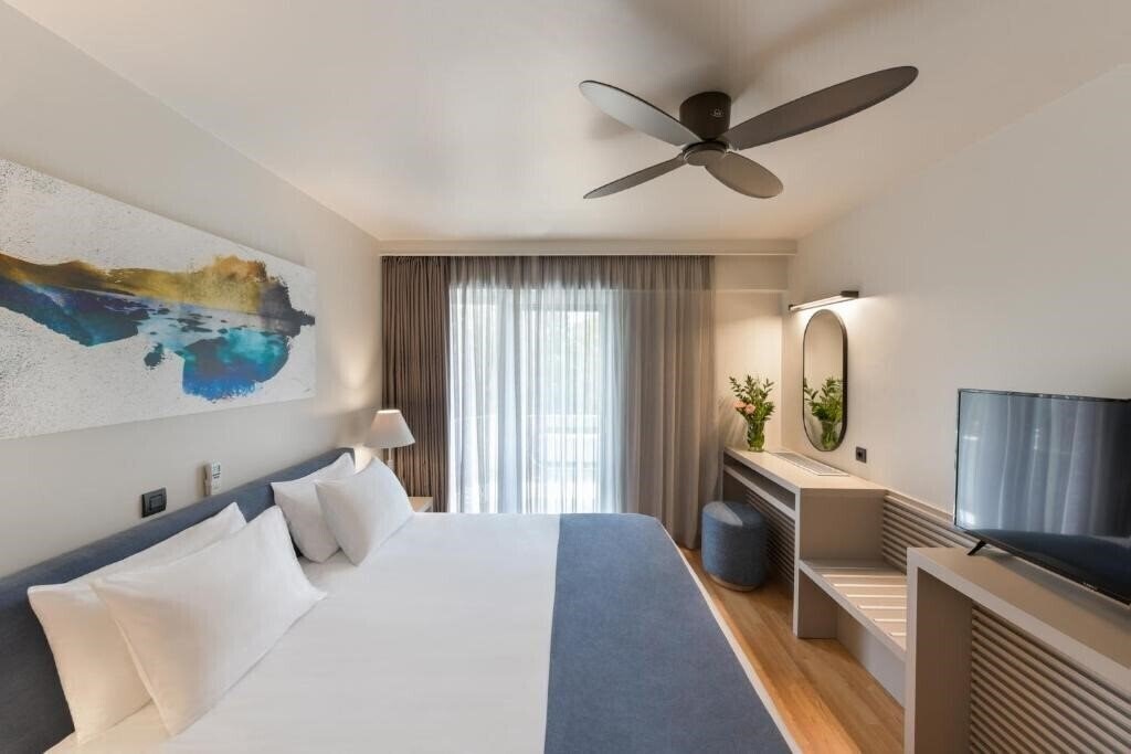 Фото Blazer Suites 4*