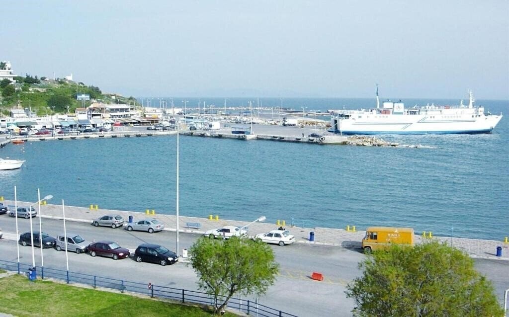 Картинка Avra 4*