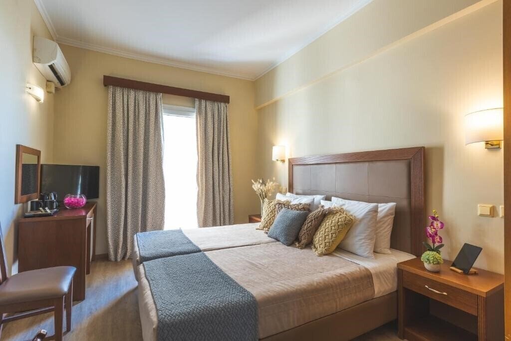 Отель Marina Hotel 3*