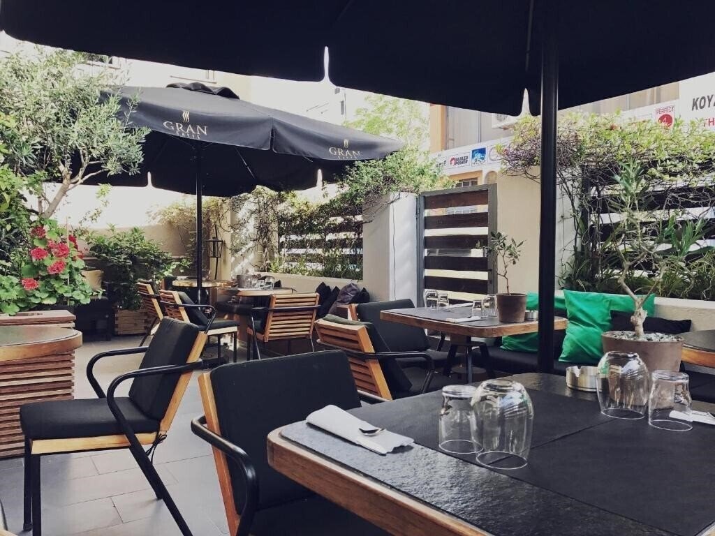 Mc Queen Hotel 3* суреті