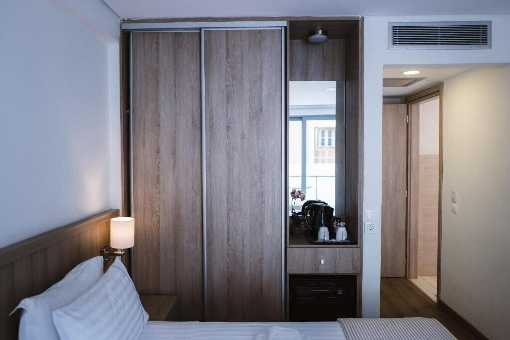 Фото Piraeus Port Hotel 2*