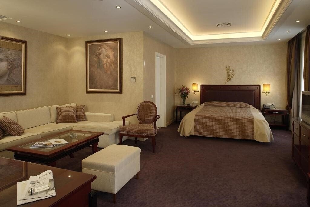 Отель Theoxenia House 4*