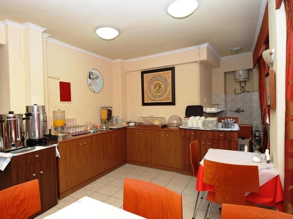 Фото Hotel Pergamos 2*