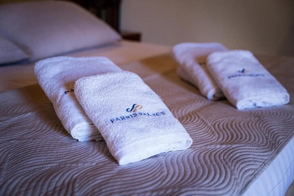 Parnis Palace Hotel Suites 4* фотосуреті