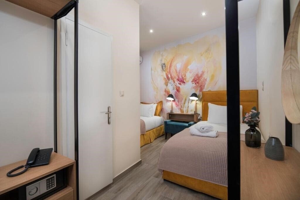 Athens Market Portrait 3* суреті