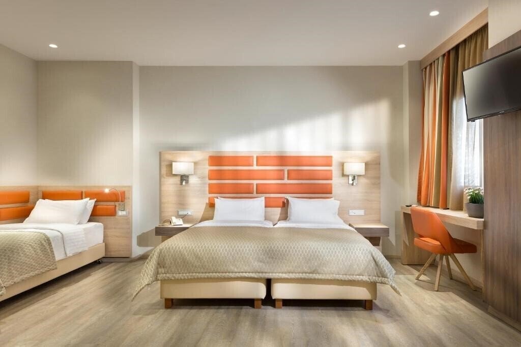 Jason Inn 3* суреті