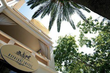 The Kefalari Suites 4* қонақ үйі