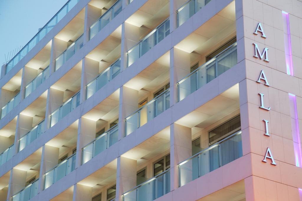 Отель Amalia 4*