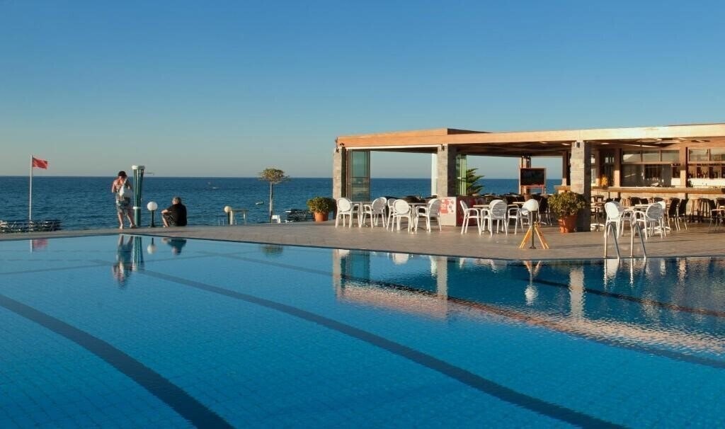 Отель Ariadne Beach 4*
