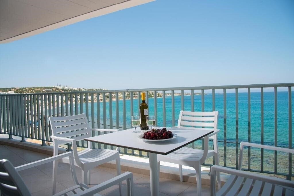 Alia Beach 3* қонақ үйі