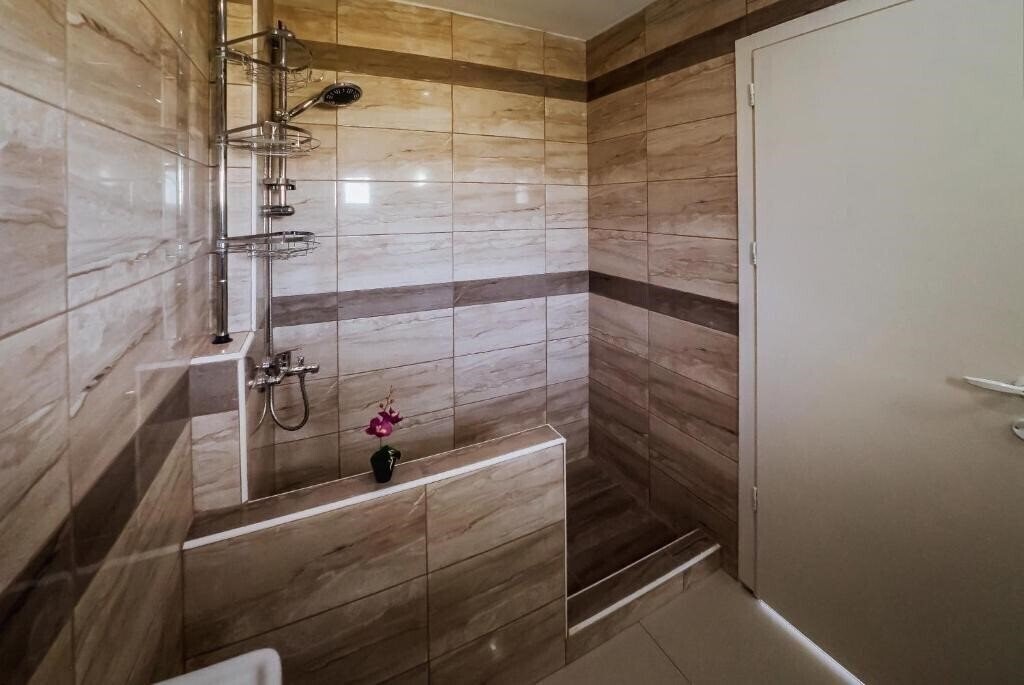 Hotel Cloud 9 (Adults Only 15+) 3* фотосуреті