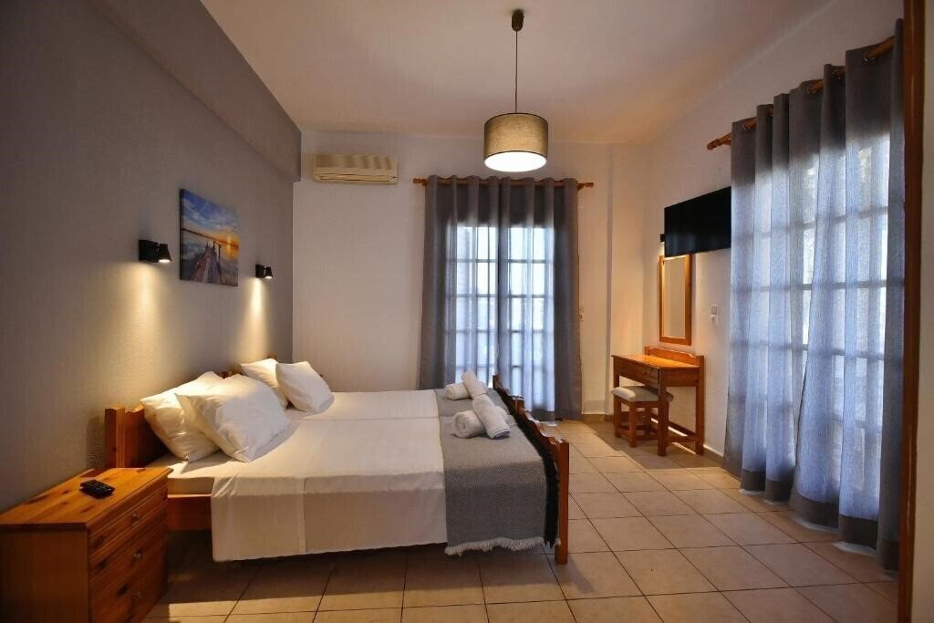 Фото Marie Evans Hotel Apt (ex. Mari-Evans Apts) 3*