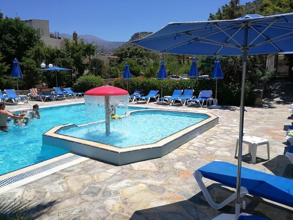 Camelot Royal Beds 2* фотосуреті