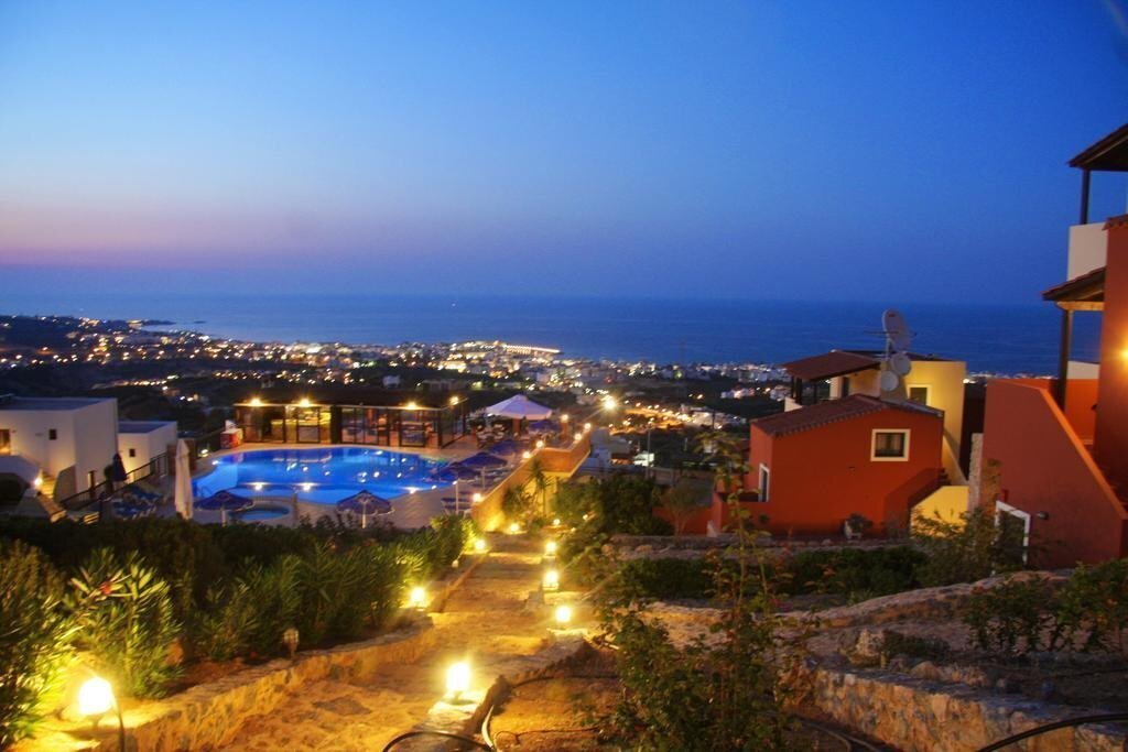 Отель Driades Apartments 3*