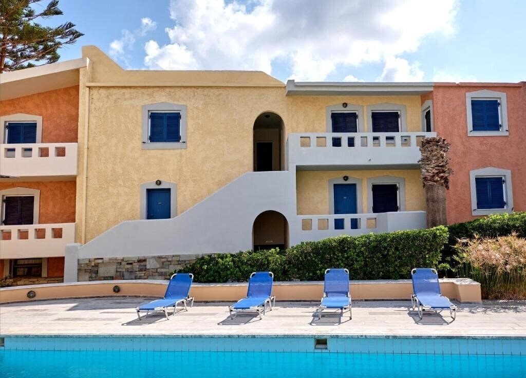 Niros Beach Apartments 3* фотосуреті