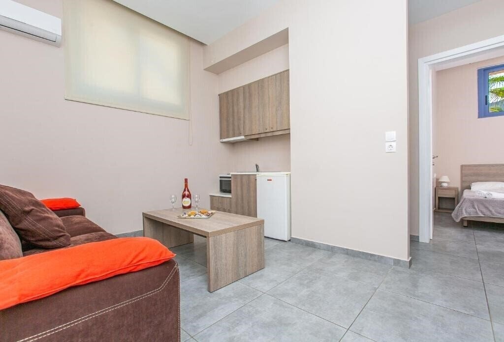 Hermes Hotel Malia 3* фотосуреті