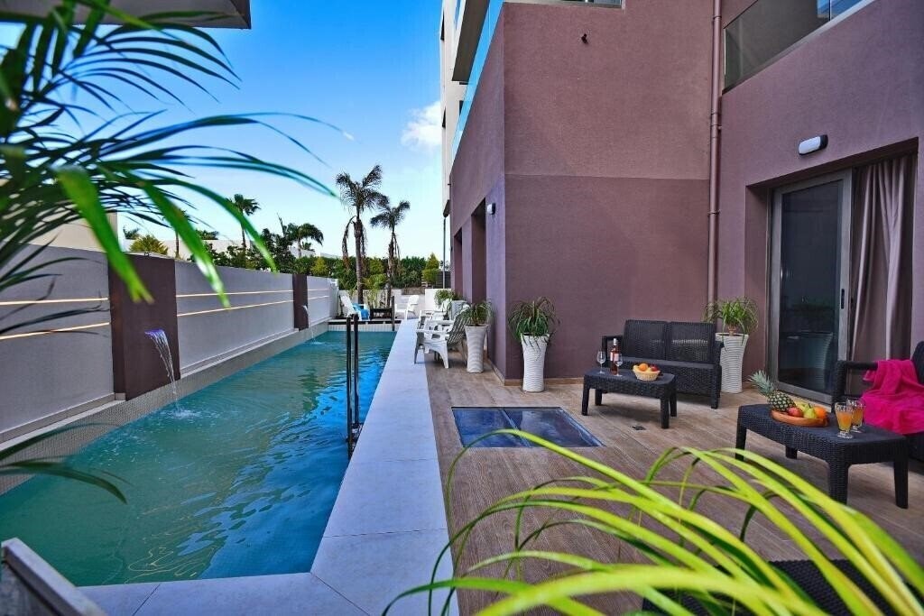 Dionyssos Hotel 4* қонақ үйі