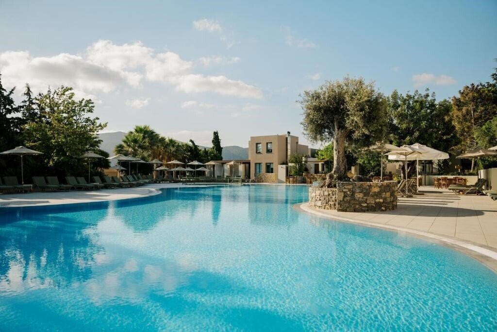 Village Heights Resort 5* қонақ үйі