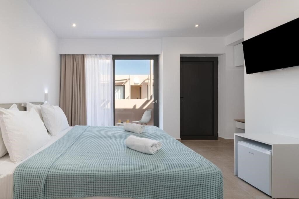 Фото Golden Bee Lifestyle 4*