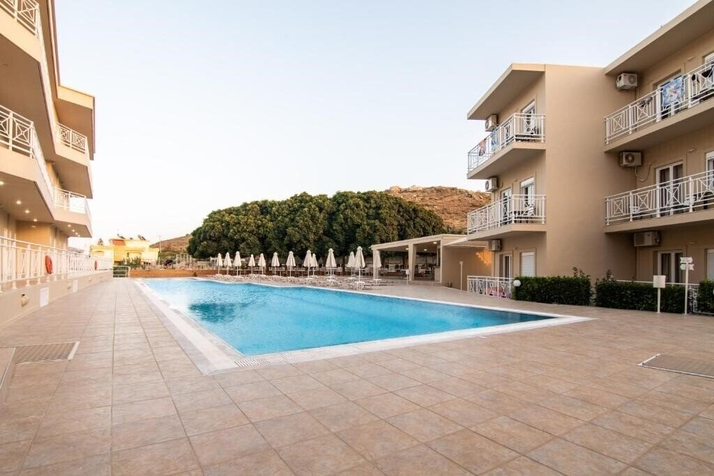 Chrissys Paradise 3* суреті