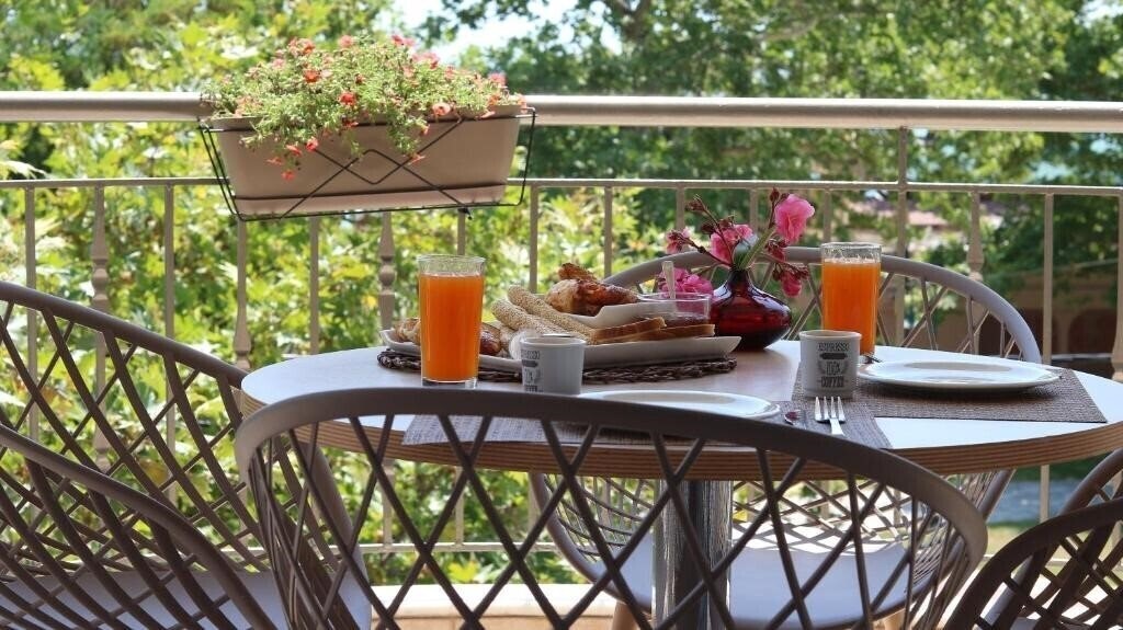 Evilion Hotel 2* суреті