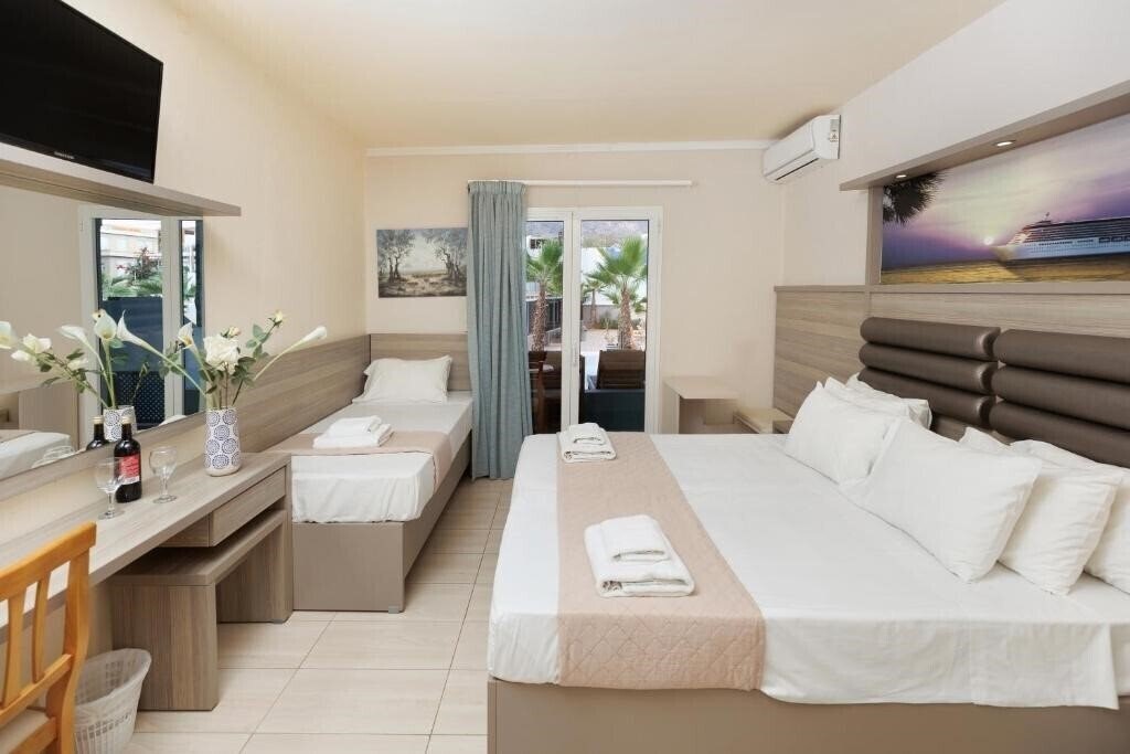 Фотография Sun Bay & Waterpark (ex. Sun Bay Hotel) 4*