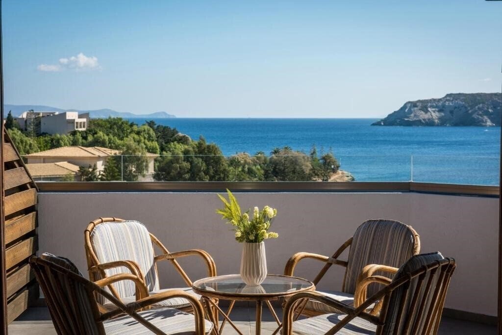 Alexander House 4* суреті