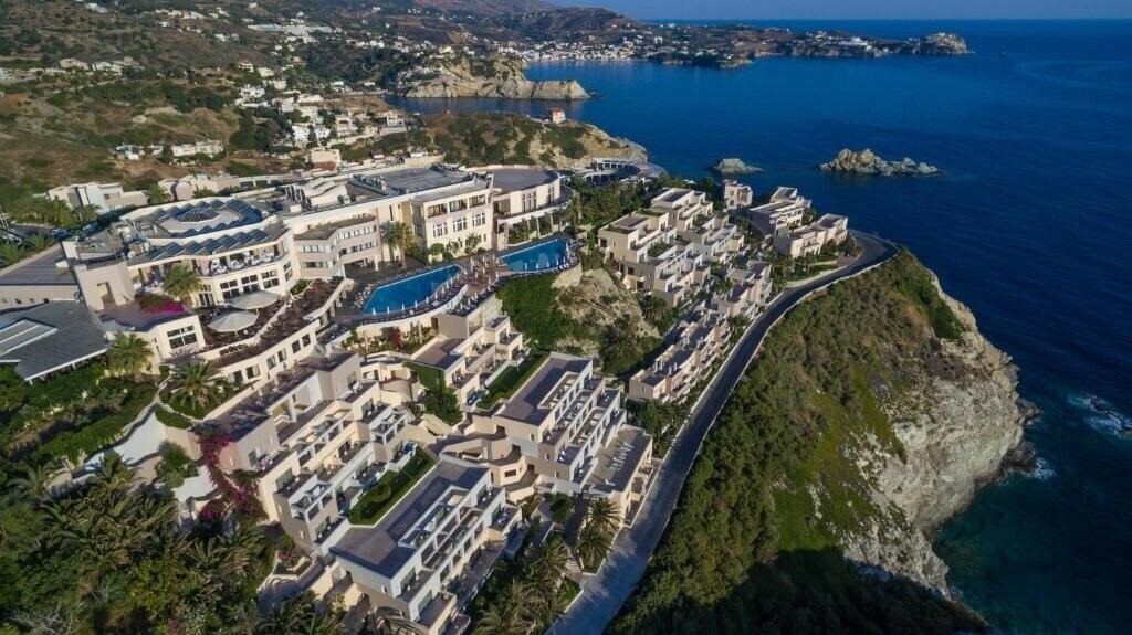 Отель Athina Palace Chc 5*
