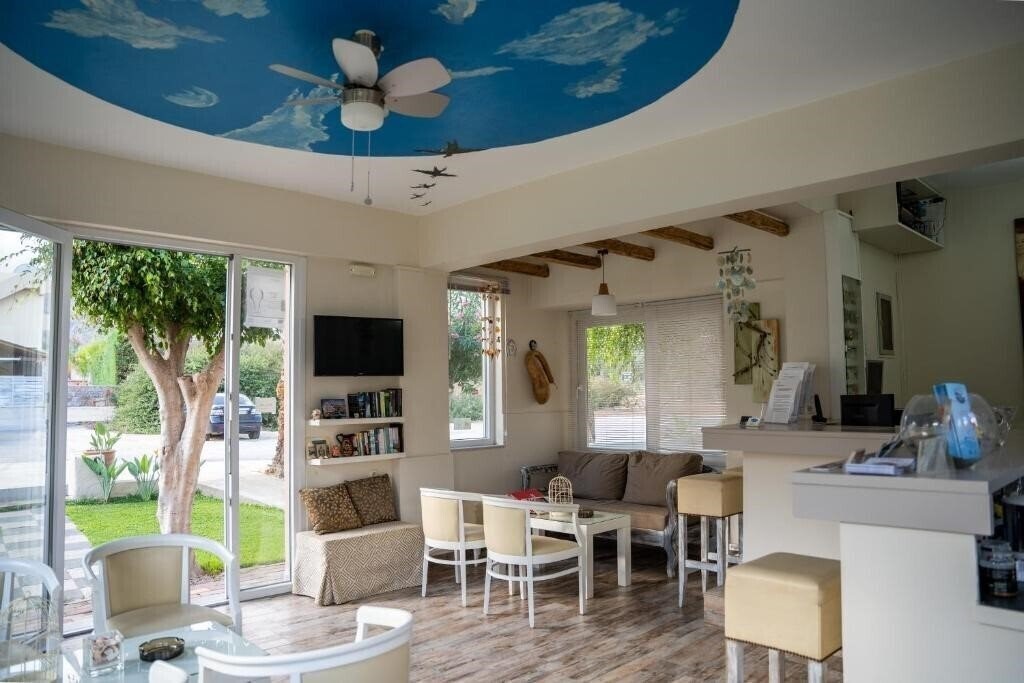 Blue Sky Apartments (Malia) 2* суреті